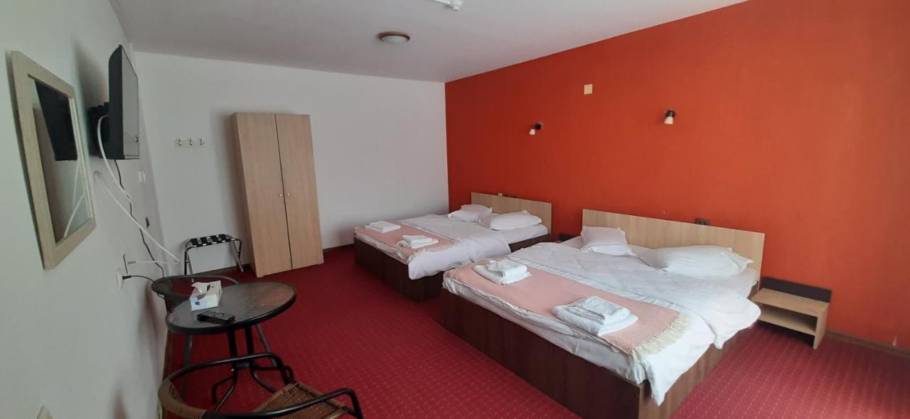 Pensiunea Montan Din Bran,Sat Simon Spa Indoor Бран Экстерьер фото