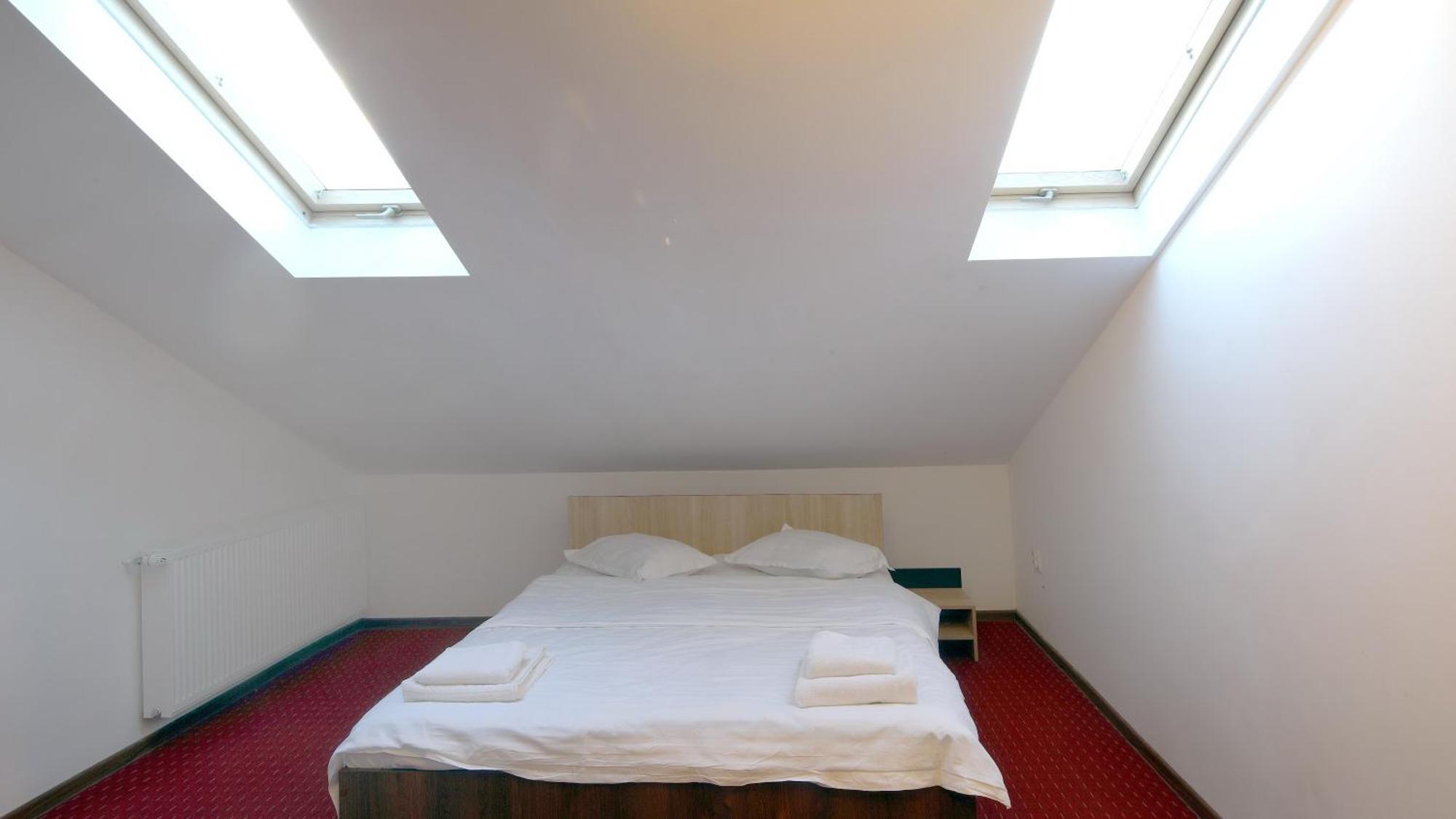 Pensiunea Montan Din Bran,Sat Simon Spa Indoor Бран Экстерьер фото